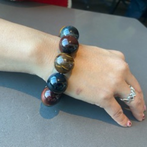 Elegant Brown and Black Beaded Bracelet - Picture 2 of 2